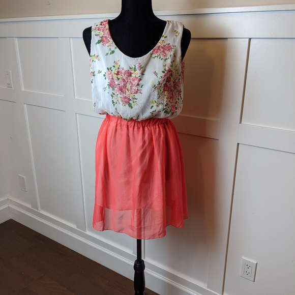 Pretty flowery orange dress - Picture 3 of 5